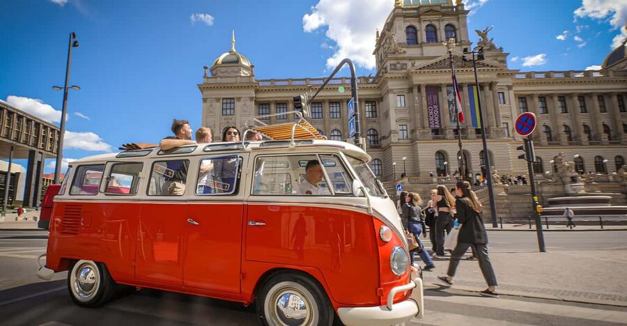 Prague: Private Sightseeing Tour in original VW Samba bus - What the 40-minute option gives you