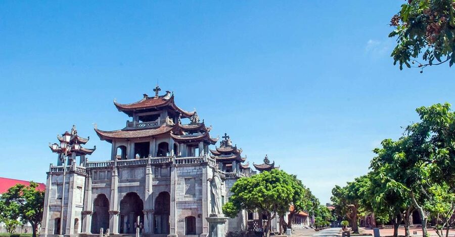 Private Car/Bus Renting Hanoi - Ninh Binh - Halong - Sapa... - Van Long Nature Reserve by boat