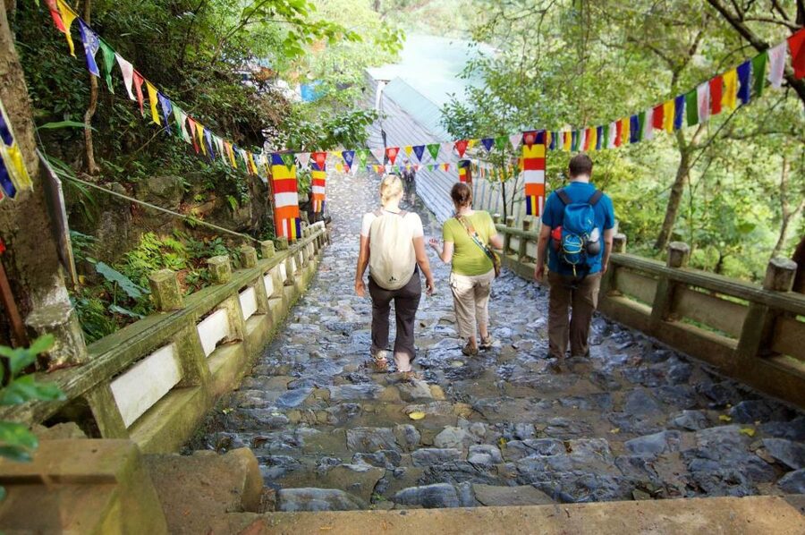Private Car/Bus Renting Hanoi - Ninh Binh - Halong - Sapa... - Is $210 per person good value?