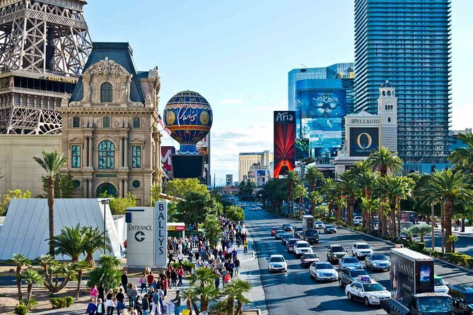 Private Party Bus Tour of the Las Vegas Strip Champagne Toast - Clean buses and drivers who shape the experience