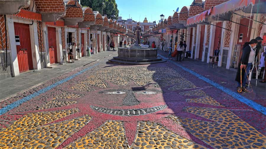 Puebla: Hop-on Hop-off City Tour and Observation Wheel - The Zócalo and Palafoxiana Library