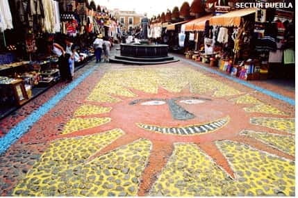 Puebla Sightseeing Tour by Double-Decker Tram - Los Sapos and Analco markets