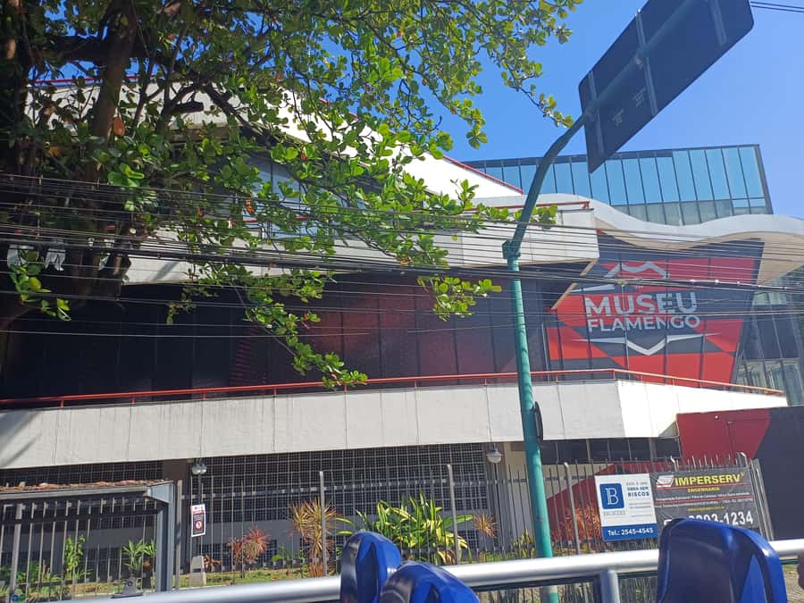 Rio Samba Bus: hop-on hop-off city tour in Rio de Janeiro - The port area, aquarium and Sambódromo