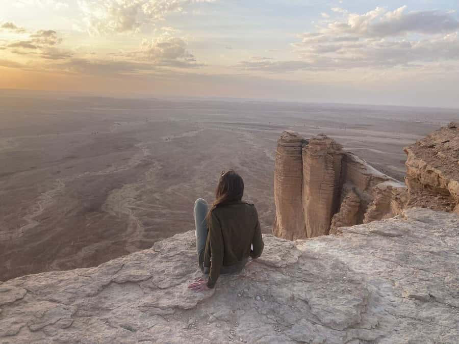 Riyadh Edge of The World and Bat Cave Visit by Bus - Why the Edge of the World feels so dramatic