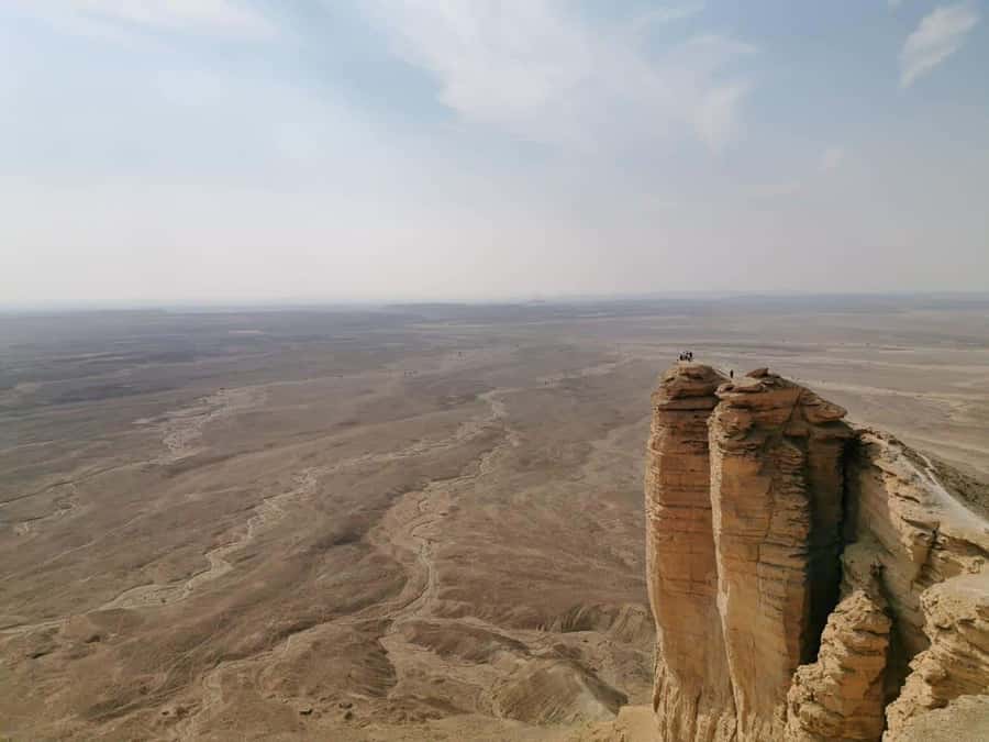 Riyadh Edge of The World and Bat Cave Visit by Bus - What the $50 price really covers