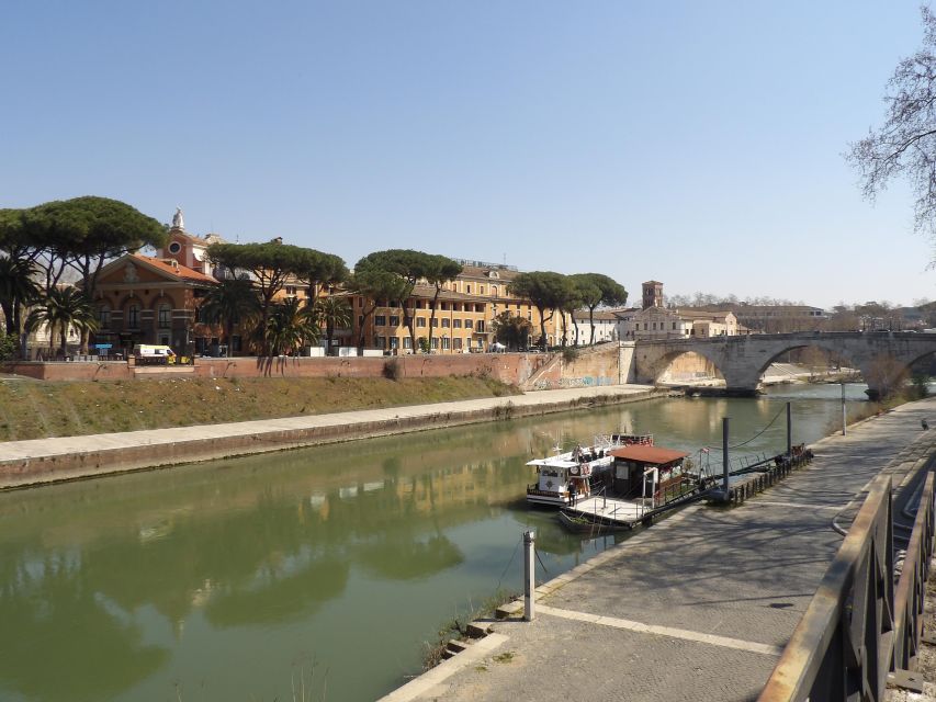 Rome: BigBus&RomeBoat Hop-On Hop-Off Bus and Boat Combo - The Tiber cruise from Tiber Island to Ponte Nenni