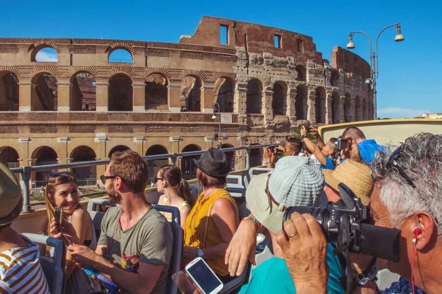 Rome: Colosseum, Roman Forum, Palatine Hill & Hop-on Hop-off - Start at Mamertine Prison, not the Colosseum gate