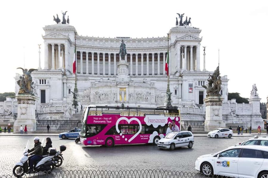 Rome: Hop-on Hop-off Bus tour + Pantheon Priority Entry - Inside the Pantheon with priority entry