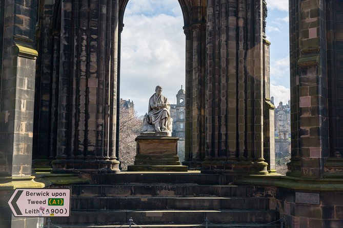 Royal Edinburgh Ticket - Hop-On Hop-Off and Attraction Admissions - Holyroodhouse at Abbeyhill