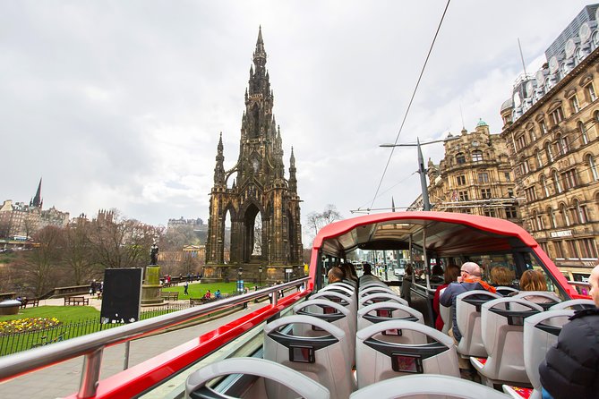 Royal Edinburgh Ticket - Hop-On Hop-Off and Attraction Admissions - Edinburgh Castle from the Lawnmarket