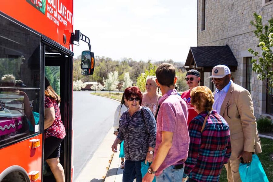 Salt Lake City: Hop-On Hop-Off Bus Tour - What the live guide adds