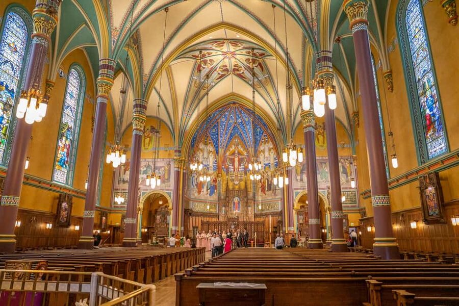 Salt Lake City: Ultimate Guided Sightseeing Tour by Bus - The guide is the real reason to book