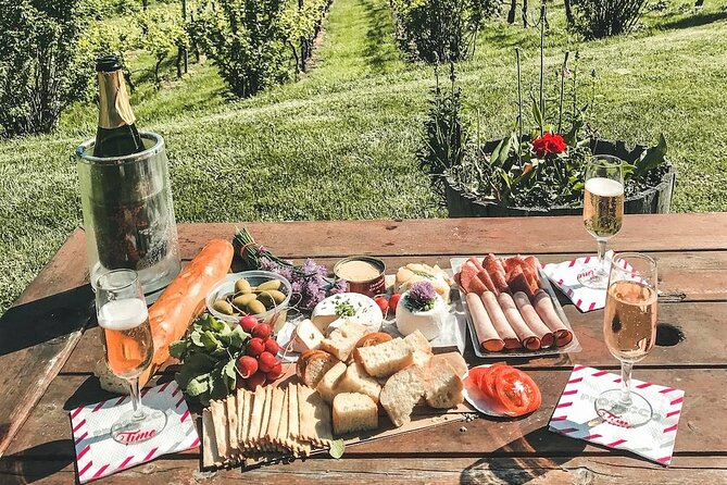 Salt Spring Island "Artisan Trail" Hop On Hop Off Tour! - Key points to know before booking
