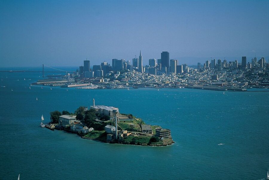San Francisco: Hop-On Hop-Off Deluxe Bus Tour with 20 Stops - Stop 11: the Golden Gate Bridge viewpoint