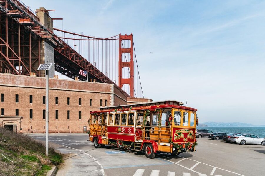 San Francisco: Movie Filming Locations Bus Tour - Fisherman’s Wharf, North Beach, and the city’s northern neighborhoods