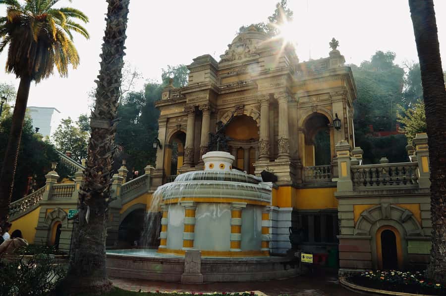 Santiago Half-Day Walking Tour with Hotel Pick up & Brunch - La Moneda and Chile’s political story
