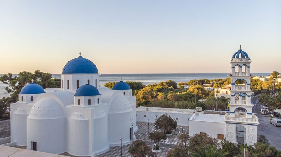 Santorini 2-Day Combo: Volcano Boat Cruise & Island Bus Tour - Timing, pickups, and what to pack