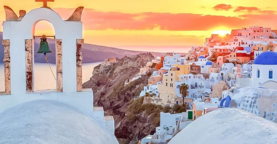 Santorini: Traditional Sightseeing Bus Tour with Oia Sunset - Why this bus tour works well for Santorini