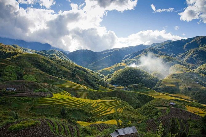 Sapa 2 Days 1 Night Tour From Hanoi By Bus (Hotel Overnight) - Cat Cat village and the 3.5-kilometer walk