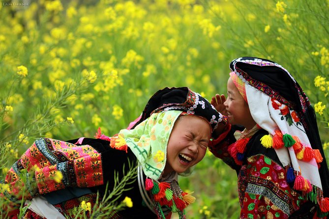 Sapa - Bac Ha Trek Tour - Night Train & Bus & Homestay overnight - Cat Cat Village and the first Sapa walk