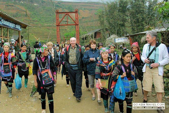 Sapa - Bac Ha Trek Tour - Night Train & Bus & Homestay overnight - Bac Ha Market on Sunday morning