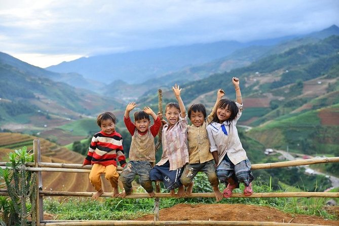 Sapa trekking 2days by bus from Hanoi ( over night in homestay) - Lao Chai and the Black H’mong villages