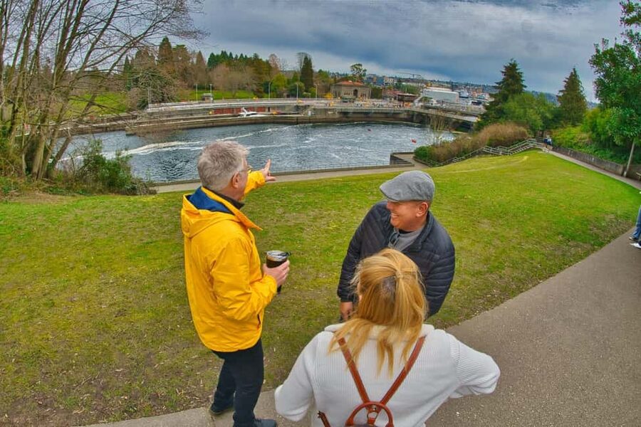 Seattle: 3-Hour City Tour by Bus - Starting at MoPOP and crossing central Seattle
