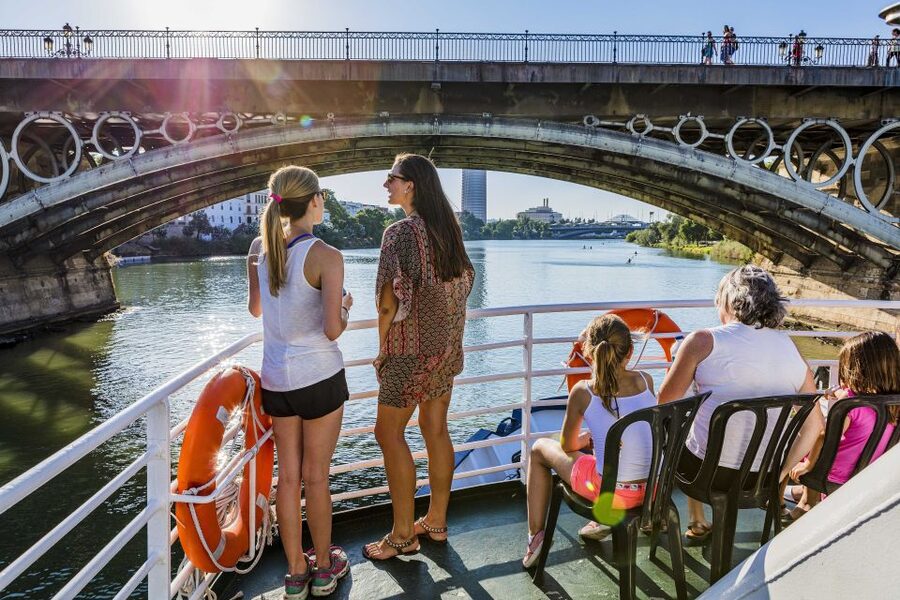 Sevilla: Hop-On Hop-Off & Walking Tours, Cruise & Flamenco - Cruise the Guadalquivir near the Torre del Oro
