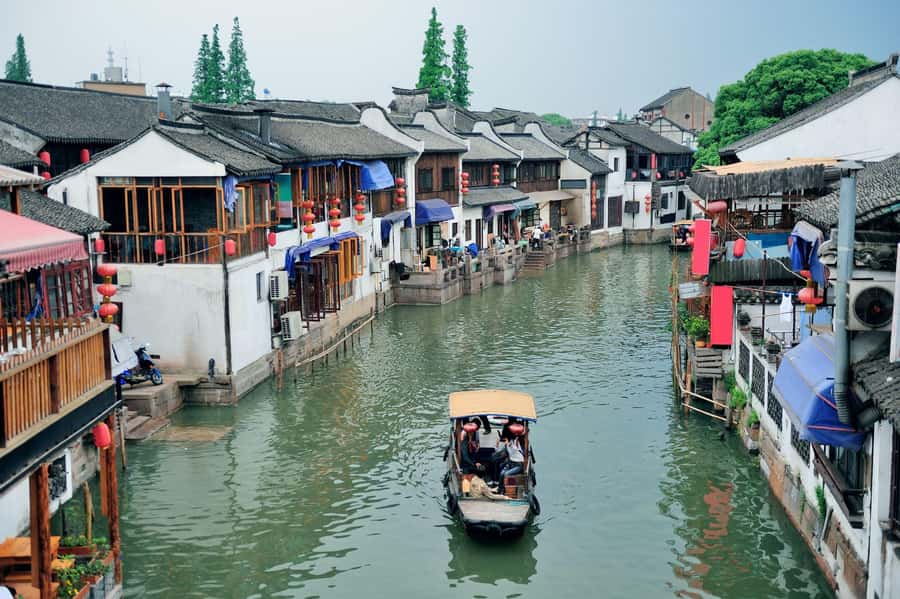 Shanghai：Old Town, Yu Garden, Zhujiajiao Water Town Bus Tour - Yu Garden and two hours among classical details