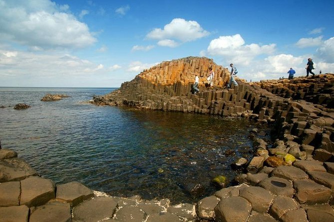 Shore Excursion: Giants Causeway Tour From Belfast Port (Extra Leg Room Bus) - Comfort, group size, and the road