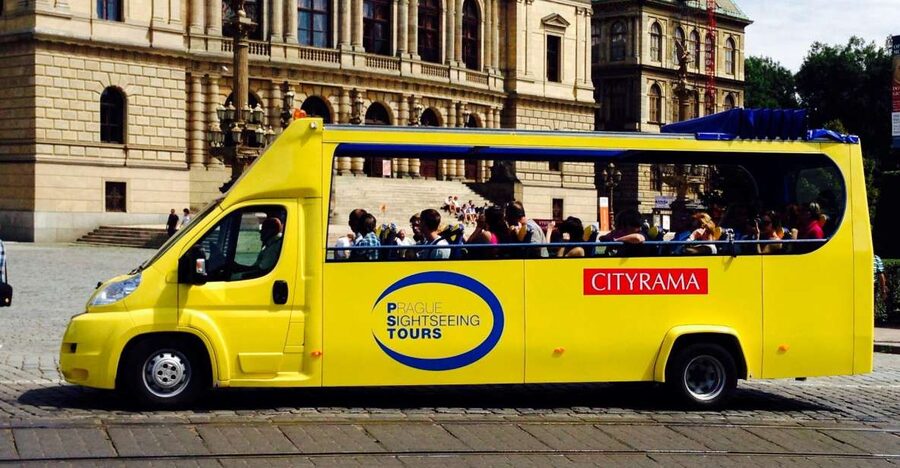 Short city tour by bus - 1 hour - Old Town Square, the city’s great visual stop