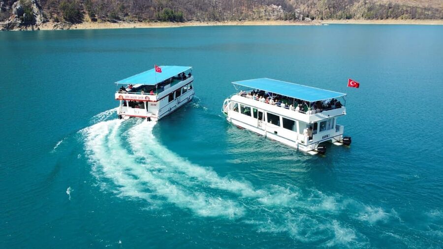 Side: Cabrio Bus and Boat Day Trip at the Green Lake - The cabrio bus ride through orange country