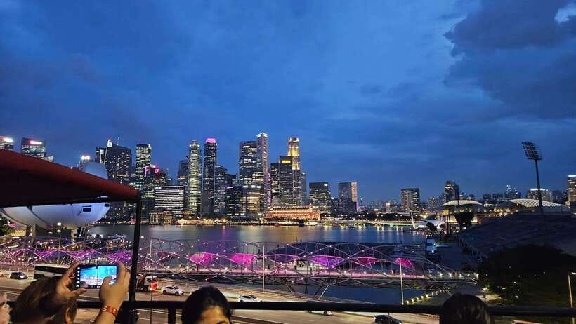 Singapore: Big Bus Night Tour by Open-Top Bus & Live Guide - Guides, weather, and comfort