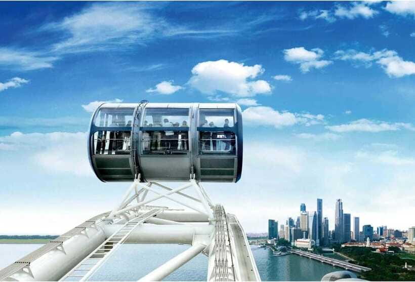 Singapore: Shared City Tour by Van/Bus - The Sovereign Shopping Stop