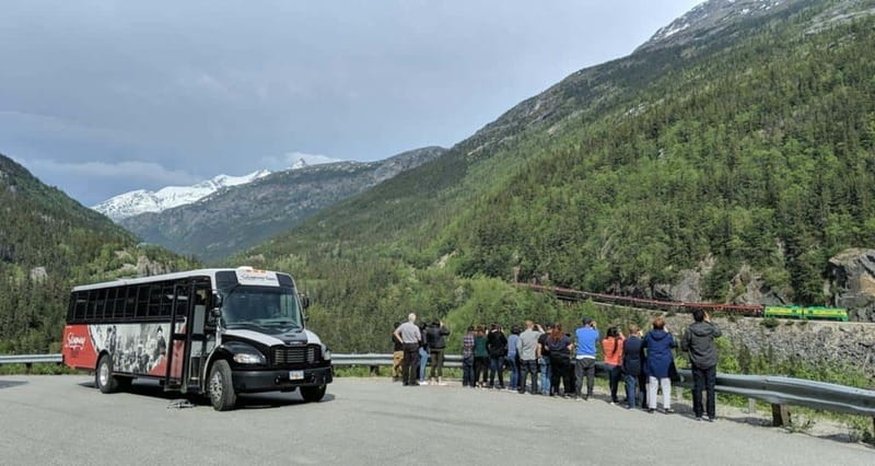 Skagway: Klondike Highway & Yukon Bus Tour with Husky Kennel - Key points at a glance