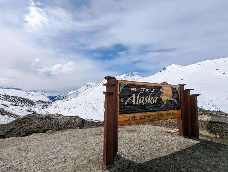 Skagway: Klondike Highway & Yukon Bus Tour with Husky Kennel - Leaving Skagway for White Pass