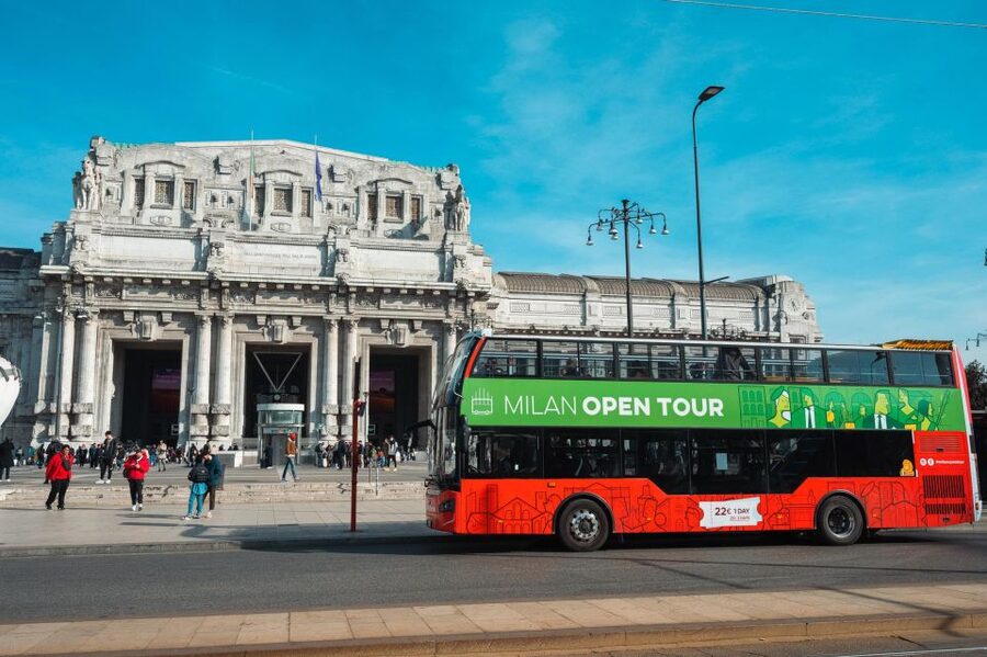 Skip-the-Line Duomo & La Scala Museum Tour + Hop On Hop Off - Skip-the-line access and the value of a small group