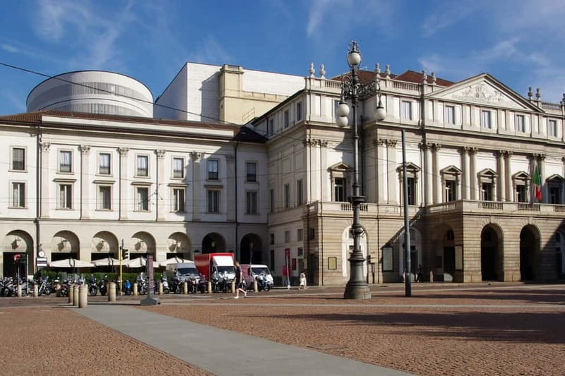 Skip-the-Line Duomo & La Scala Museum Tour + Hop On Hop Off - Meeting points and timing need care