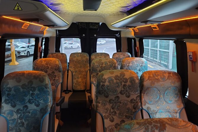 Small Group Jeju island Private Mini-Bus Tour - A private way to cover Jeju’s scattered sights