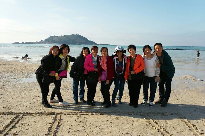 Small Group Jeju island Private Mini-Bus Tour - Manjanggul Cave: an important date check