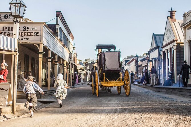 Sovereign Hill, Botanical Gardens and Melbourne Skydeck Bus Tour - Morning pickup at Eureka Tower