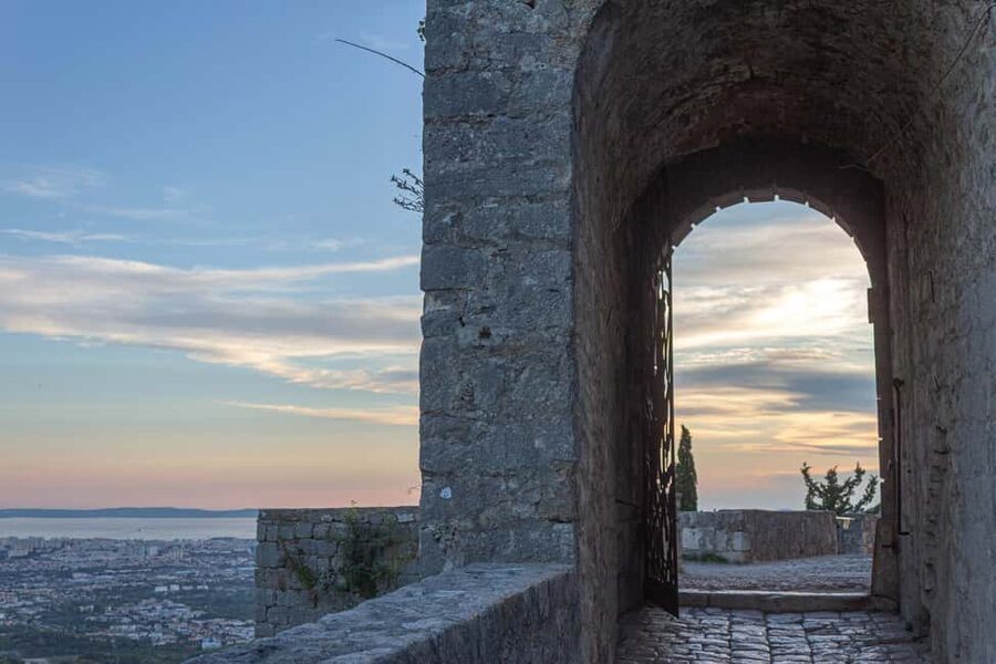 Split: Sunset at Klis Fortress with Sightseeing Bus - The views over Split and the Adriatic