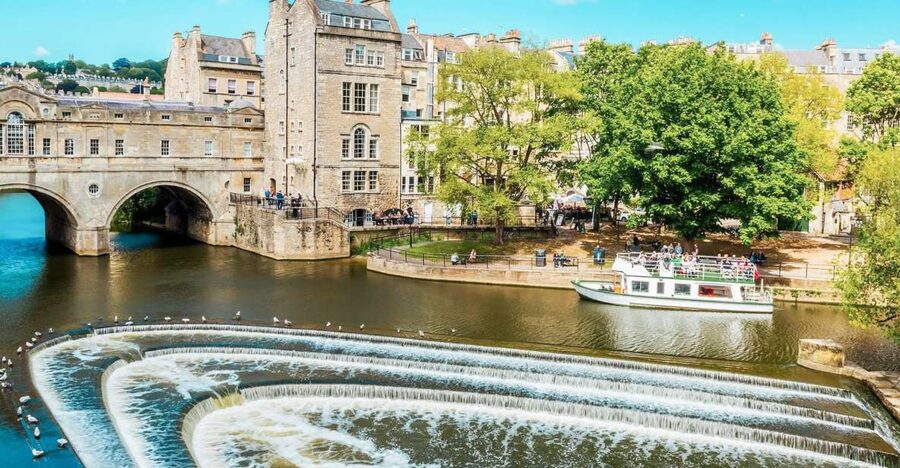 Stonehenge & Bath: Full-Day Coach Tour from London - The Roman Baths option and its extra value