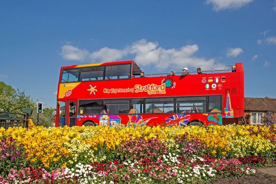 Stratford-upon-Avon:City Sightseeing Hop-On Hop-Off Bus Tour - Audio commentary, live guides, and the bus ride