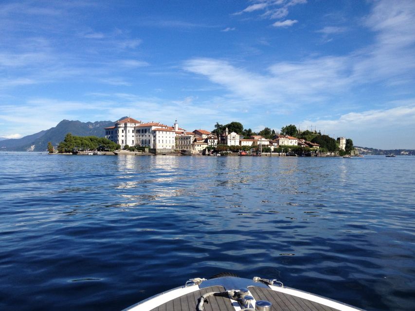 Stresa: Isola Bella Hop-on Hop-off Boat Tour - What the boat commentary can and cannot do