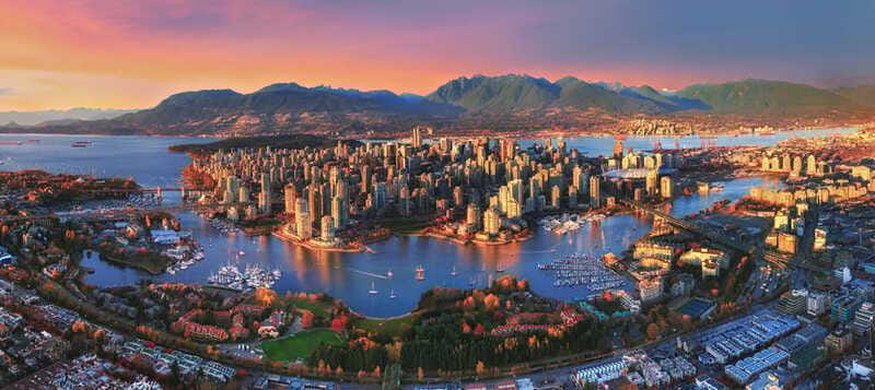 Sunset Bus Tour: Stanley Park & English Bay Photostops - Guides, drivers, and the quality of the narration