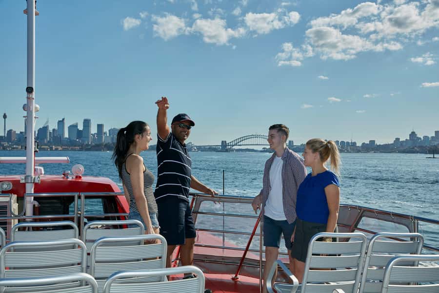 Sydney: Hop-on Hop-off Harbour Cruise with Commentary - Manly for beaches and a longer shore break