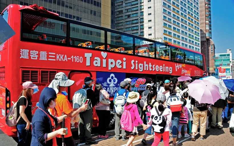 Taipei: Hop-On Hop-Off Sightseeing Bus with Audio Guide - What the Upper Deck Is Really Like