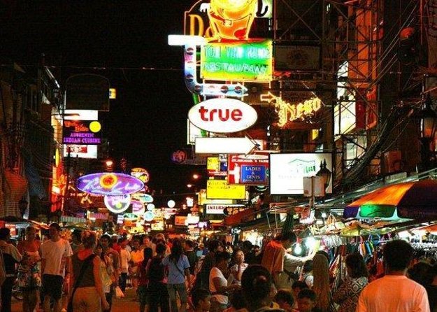 The Best Bangkok Hop-On Hop-Off Bus Tour - Chinatown, Wat Traimit, and the old commercial core