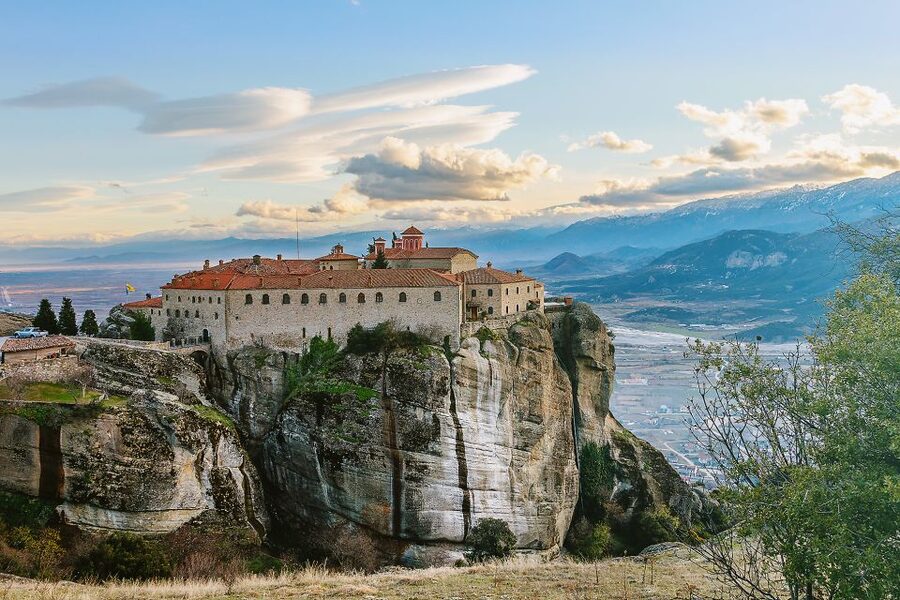 Thessaloniki: Full-Day Bus Trip to Meteora - Meeting at the Venizelos Statue